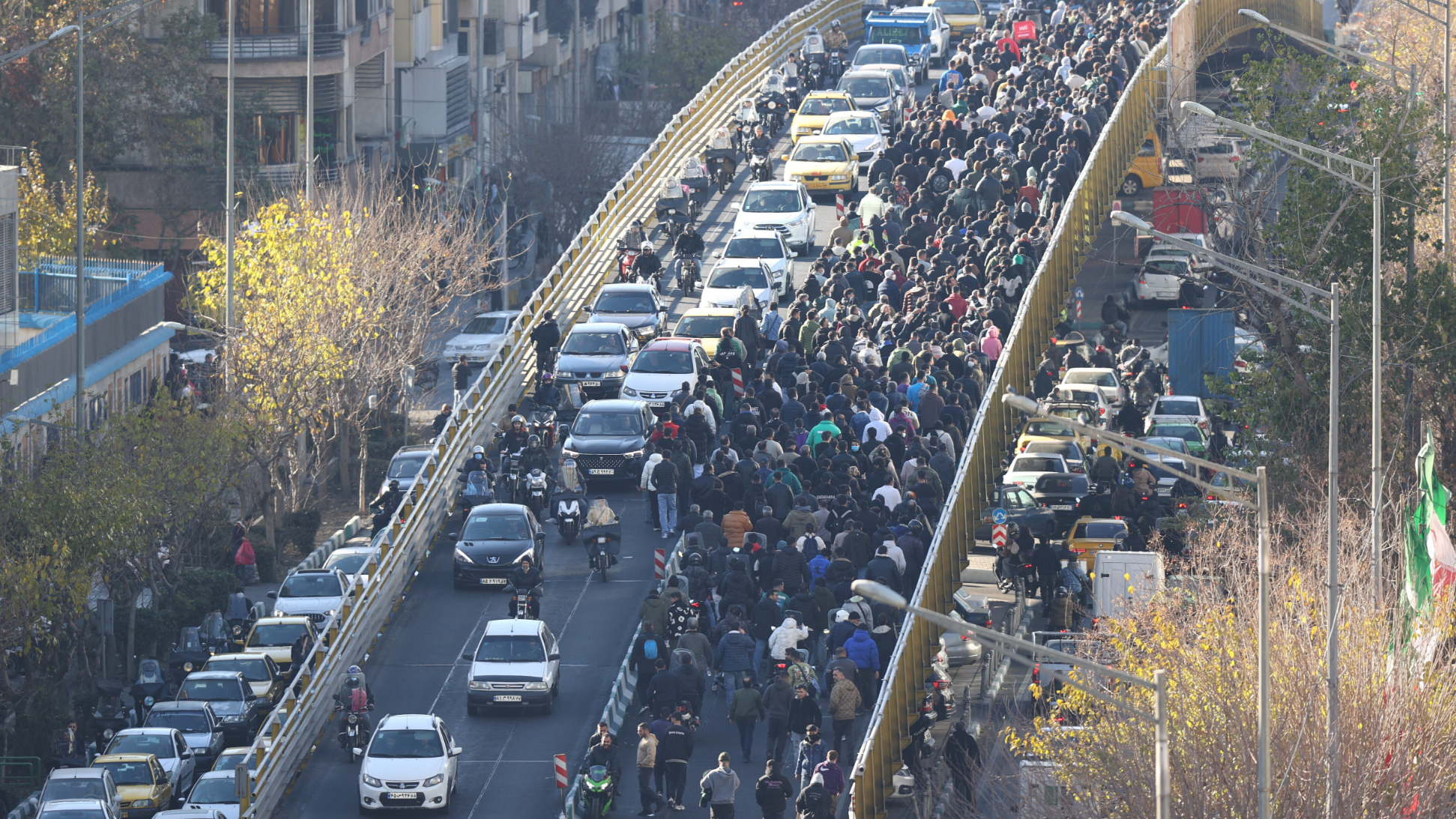 0b1936e2f5ba70b7be579c28e51c3d10-1