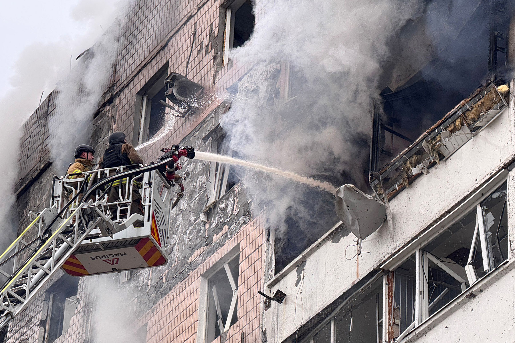 7d925fbbb7c7fec7fa859ef8dfdfeb28