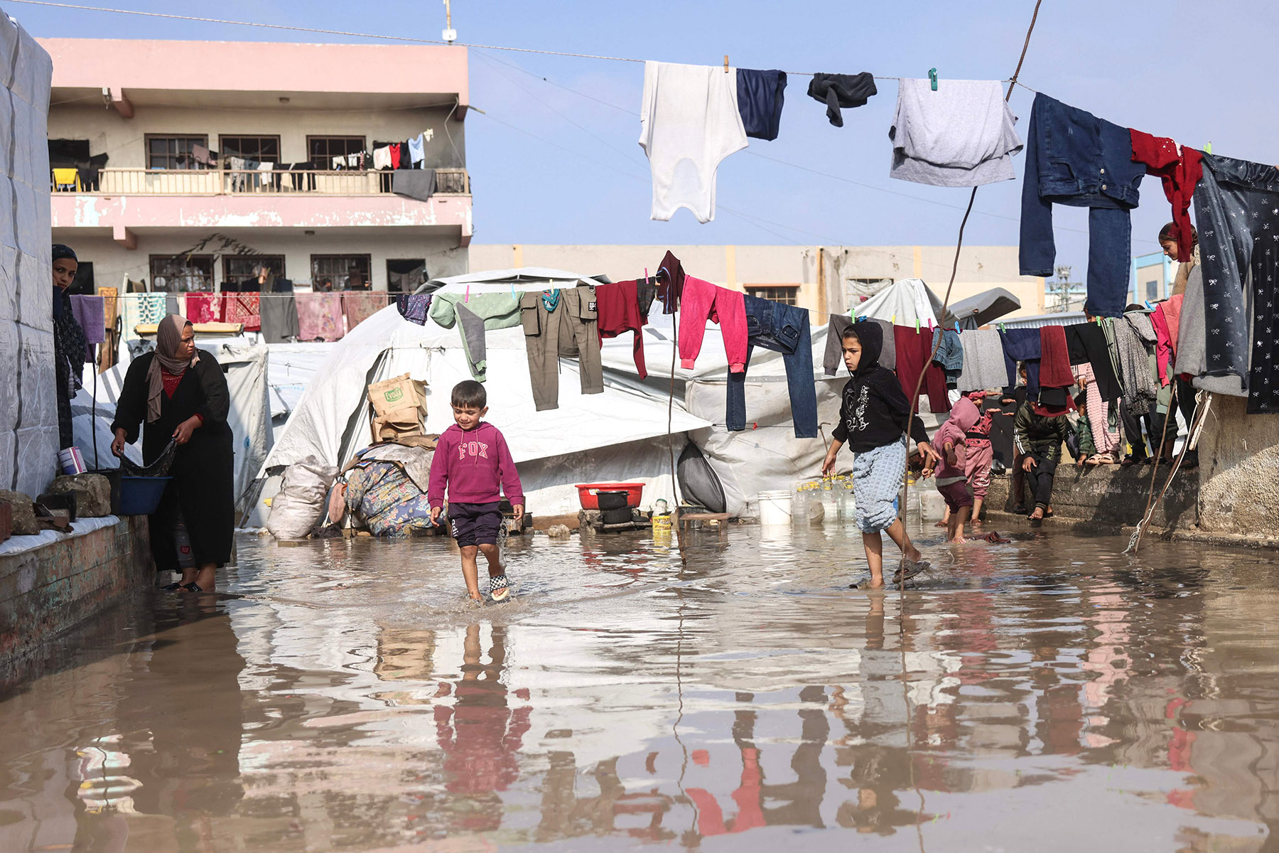 f0f4042a1582d843a11d19d2ae838f0d-1