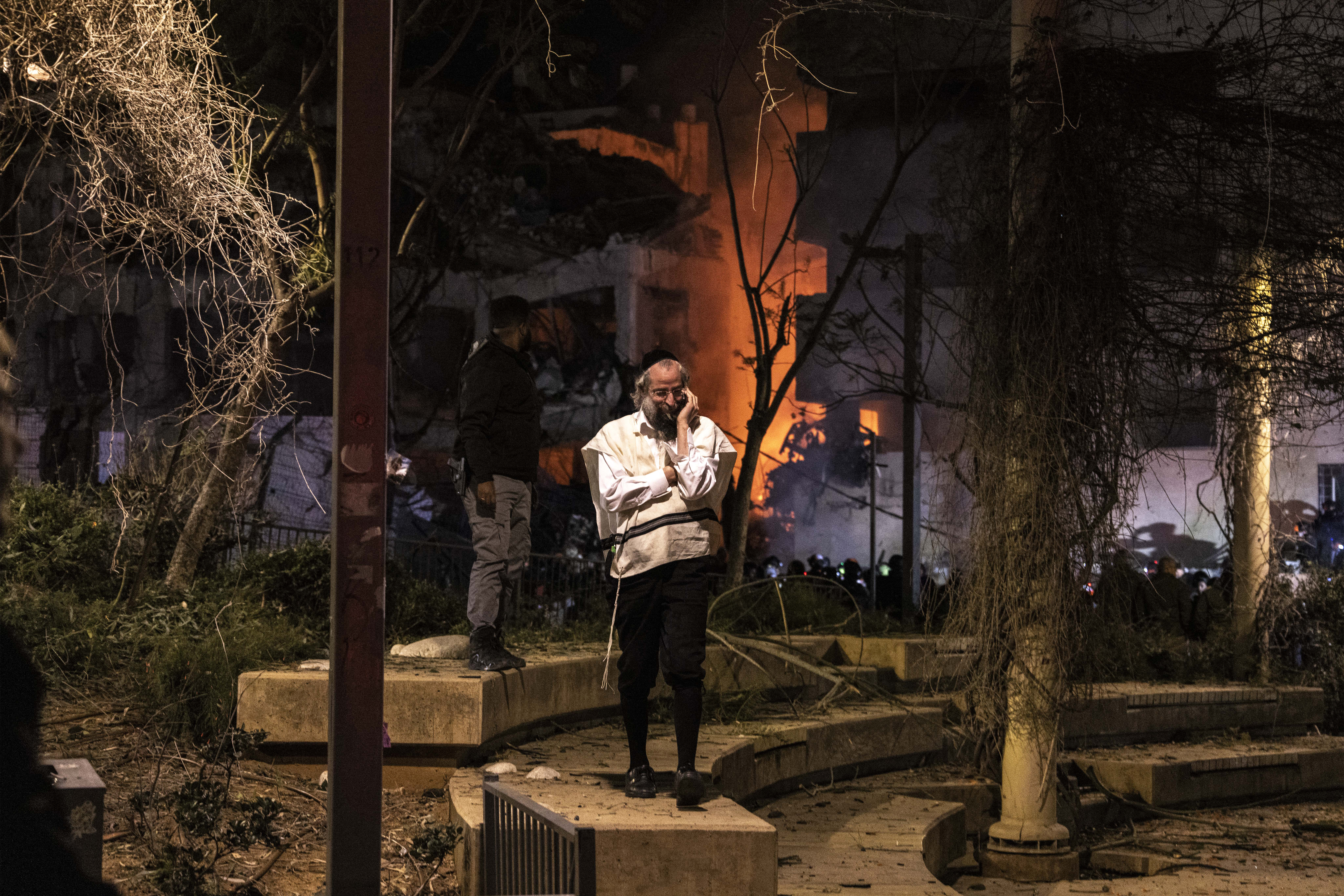 773fcbe4c49080e4661fd8d657c06c3e-3