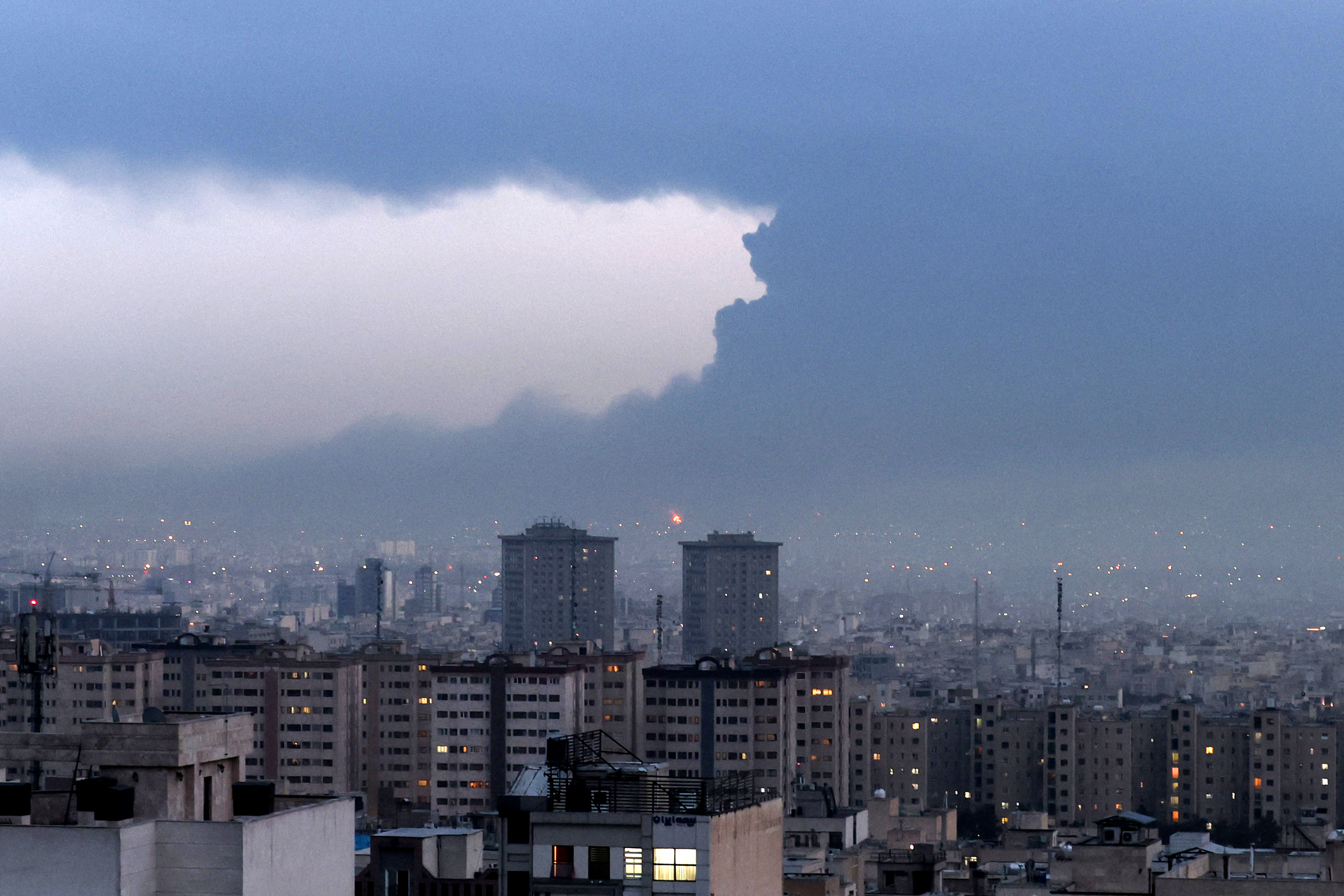 885692ef5e6d77e4fc5b975f928195fe-1