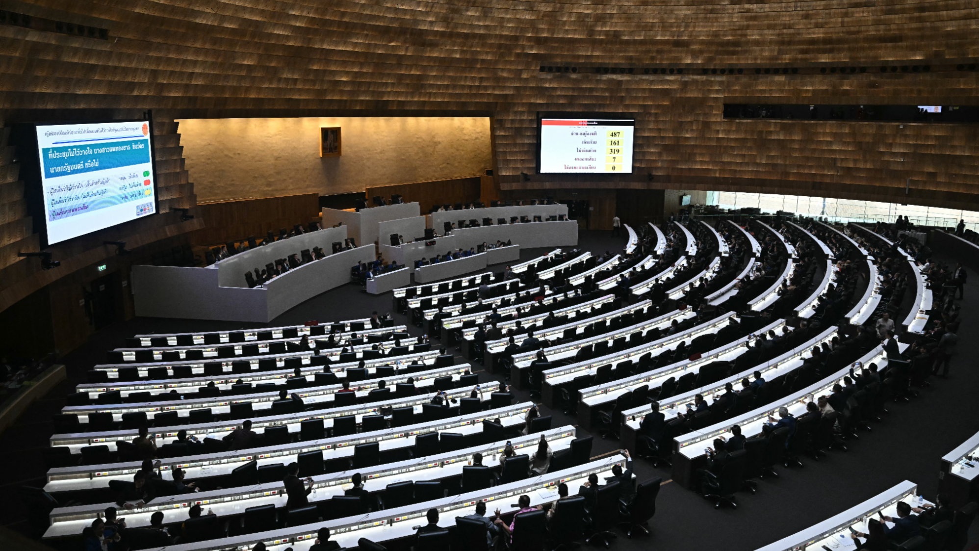 b7260fcfecabf97e86cce4ada973f60b-1