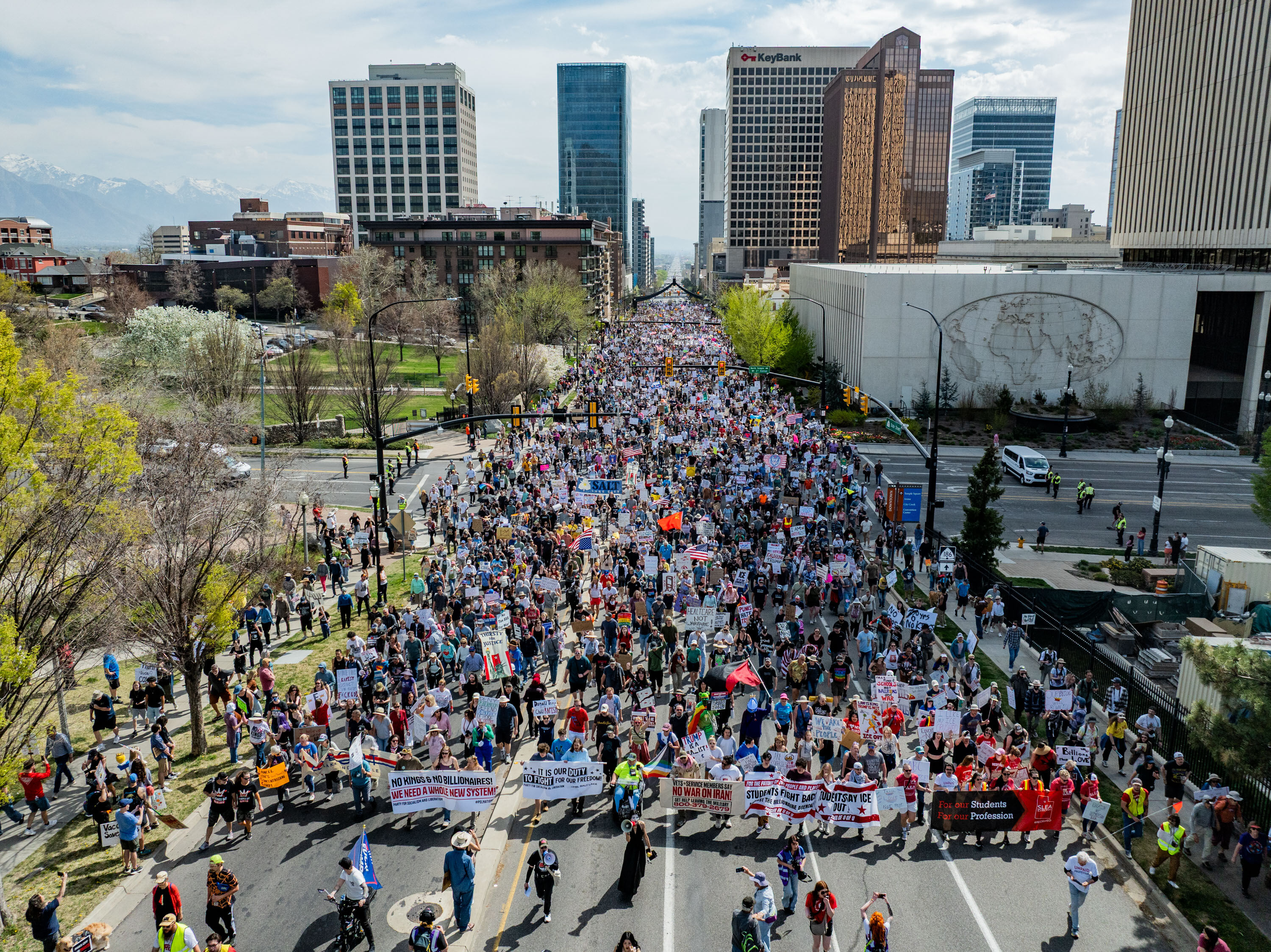 d6a480ca7c4b76549aef6f7ff361041a