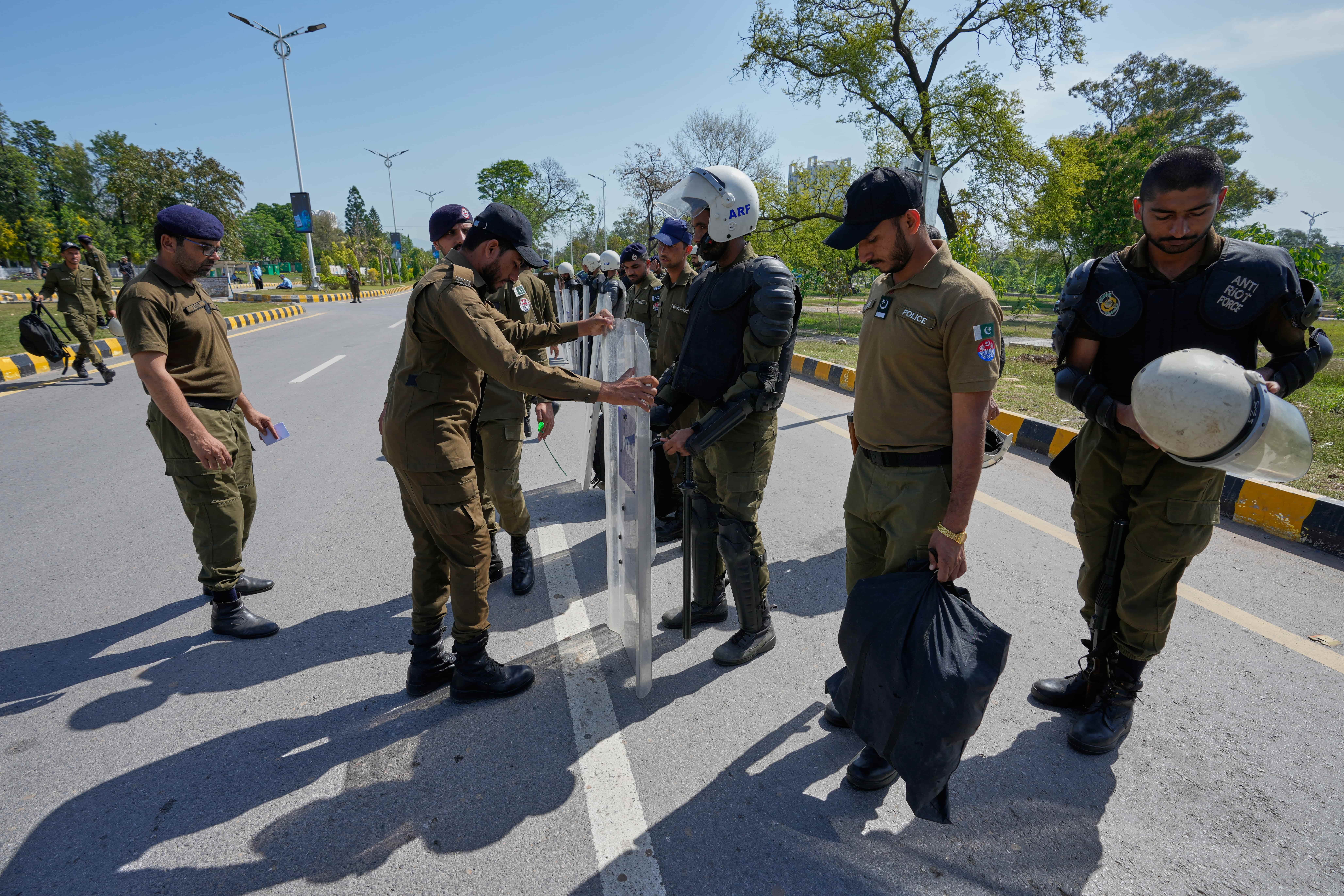 66829464ef9ef088b2b73a84cd20d96c-1