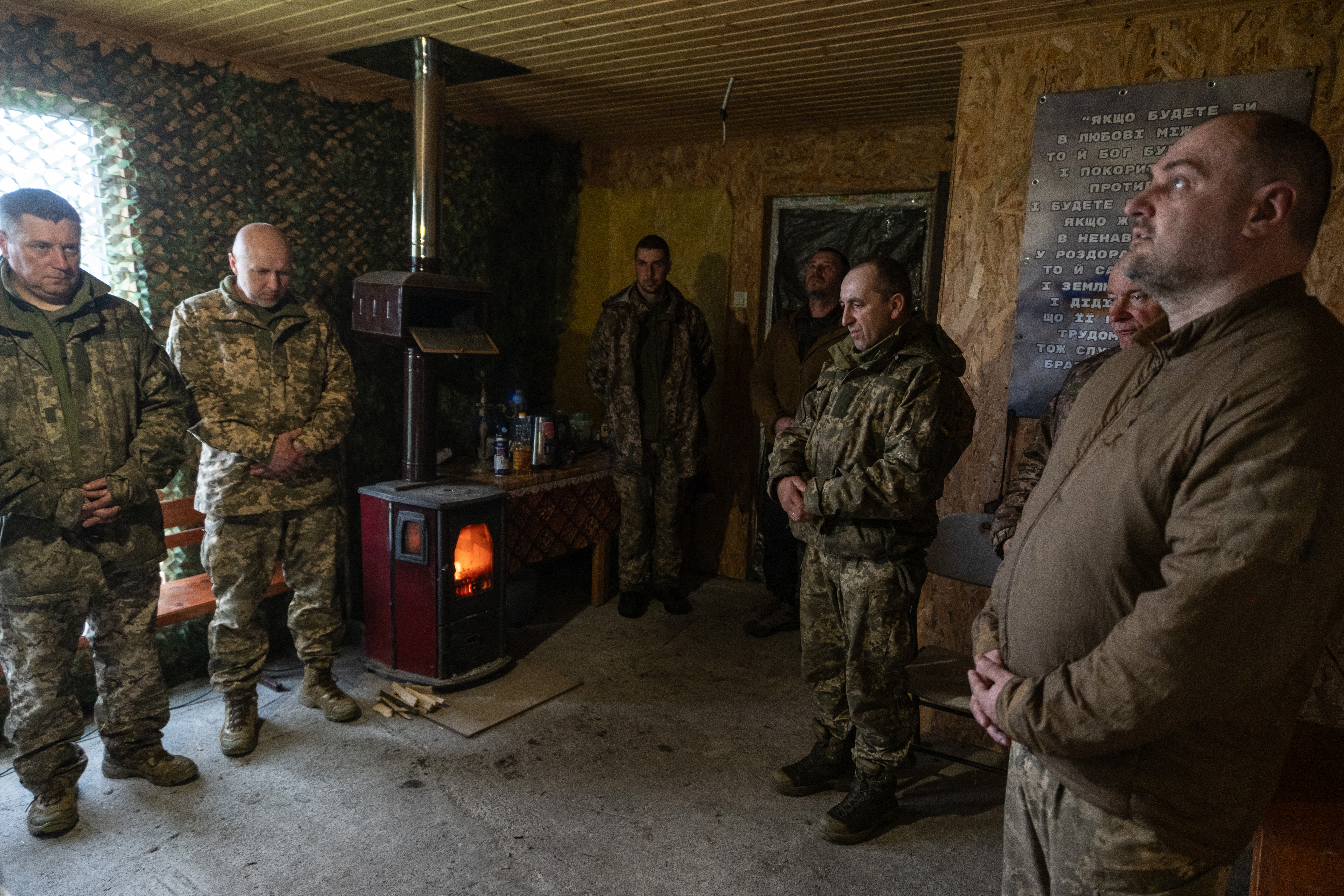 df3fb46e48b92932a1de24398b1275db-1